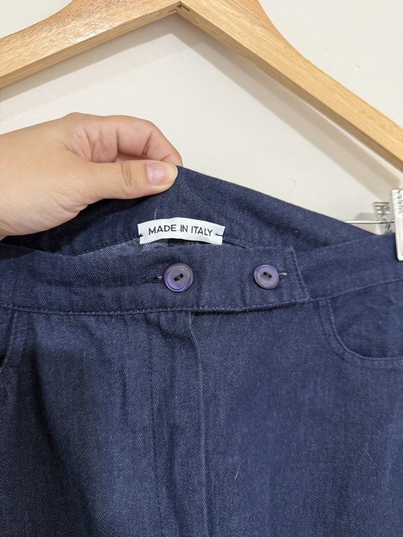 Light denim Italy Long skirt (Category: Skirts) located in Manila. Submitted by morningthrifters (Listing ID 1464463614, Image 3). Description: Light denim italy long skirt Ang ganda in actual Ganda ng hems at fit Size 29-30.
