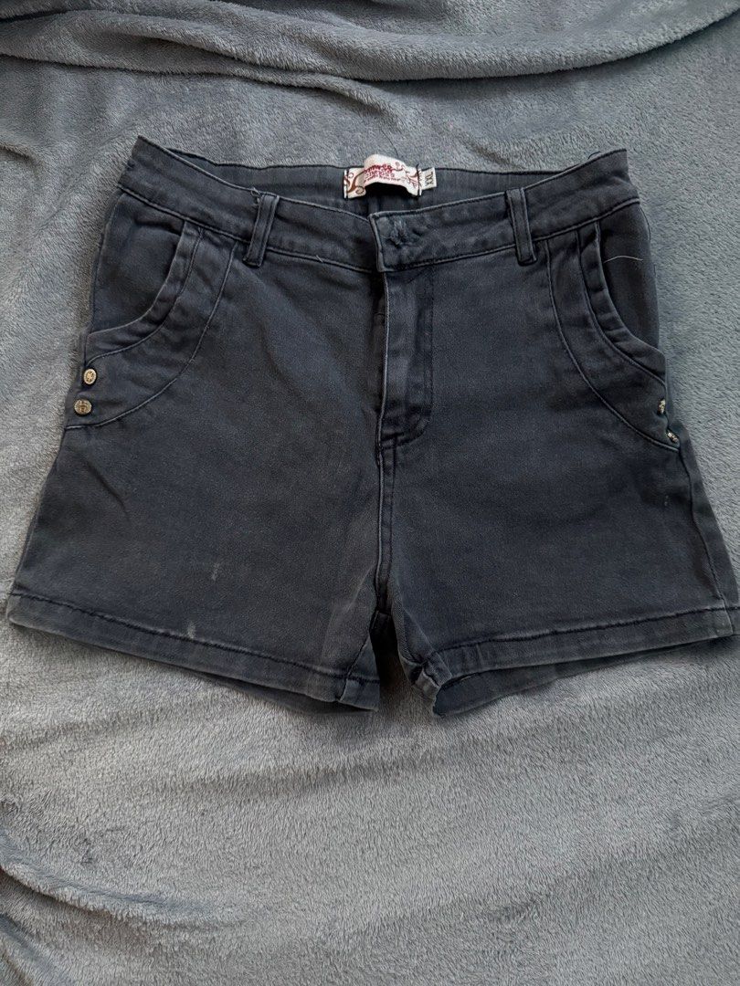 Light Wash Ripped Denim Shorts (Category: Shorts) located in Manila. Submitted by razshen_29 (Listing ID 1464486895, Image 2). Description: Waist: 25.2 inches Length: 14.6 inches - With free short (2nd Pic) - Super cute light wash denim shorts - High-waisted style - Distressed rips and frayed hem - Perfect for a casual summer look - Easy to style with t-shirts or crop tops.