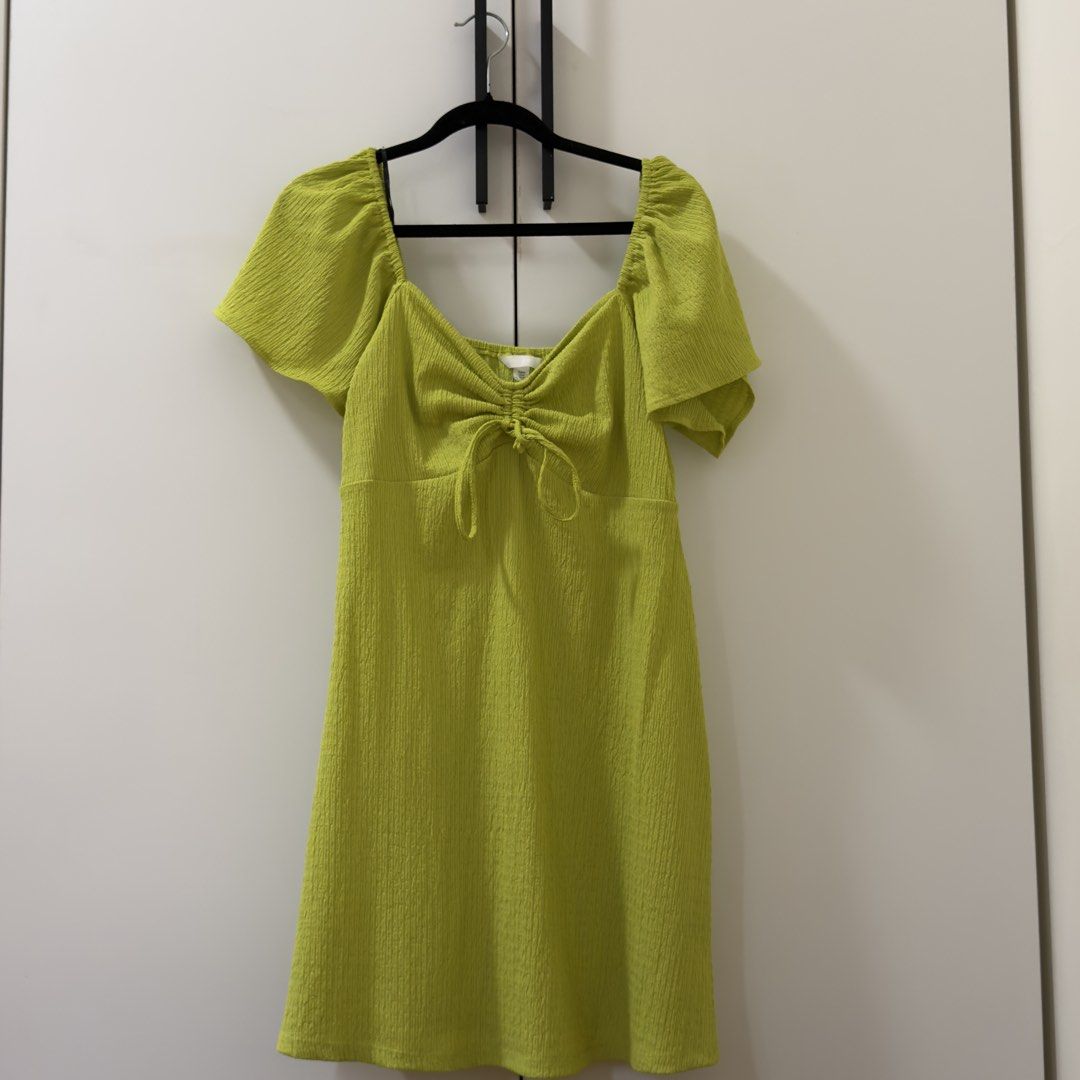 H&M green deawstring dress (plus/midsize) (Category: Dresses) located in Quezon City. Submitted by racollo (Listing ID 1464385125, Image 2). Description: condition : like new for midsize girly rfs : decluttering delivery c/o buyer.