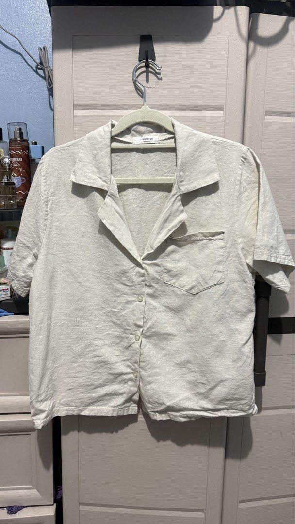 Linen Boxy Polo (Category: Blouses) located in Quezon City. Submitted by dinesaur (Listing ID 1464568138, Image 1). Description: .