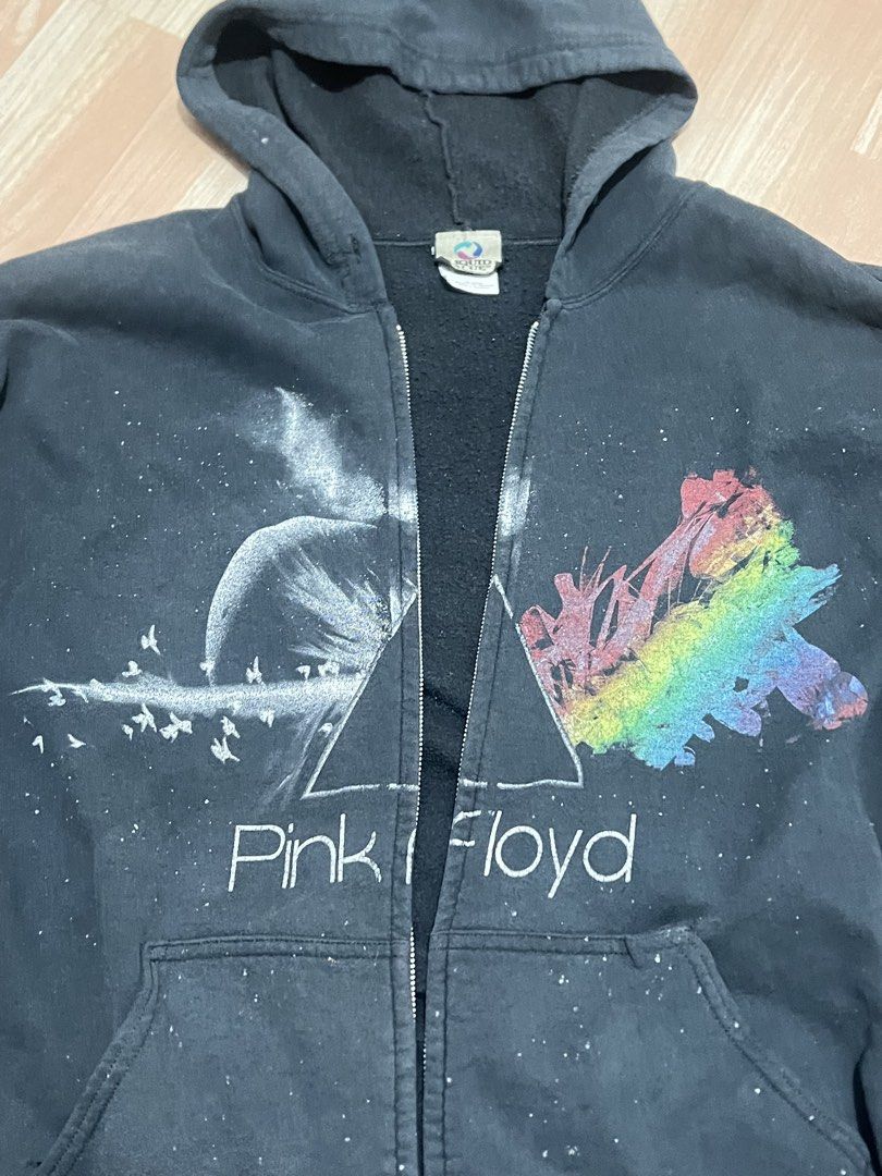 liquid blue pinkfloyd (Category: Hoodies) located in Naga. Submitted by retro_rackph (Listing ID 1464522398, Image 2). Description: no zipper puller wala ung puller sa hood.
