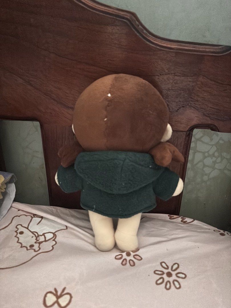 Lisa Kpop Doll (20cm) (Category: Plushies & Soft Toys) located in Manila. Submitted by selflovecollections_0504 (Listing ID 1464491004, Image 2). Description: - Adorable plush toy with big expressive eyes and brown hair. - Features a cozy dark green hoodie with a pom-pom detail. - Soft and huggable, perfect for cuddling. - Ideal for collectors or as a charming gift..