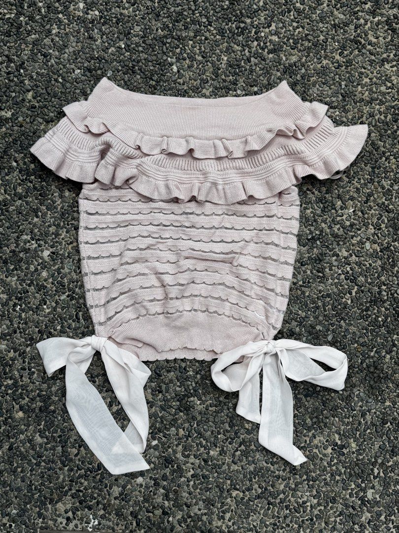 Liz Lisa Pink Ruffle Ribbon Top (Category: Sleeveless) located in Cavite. Submitted by ayaaaaa_ (Listing ID 1464452462, Image 1). Description: - no flaws - fits up to medium - last pic for ww reference only !! loc: General Trias, Cavite.