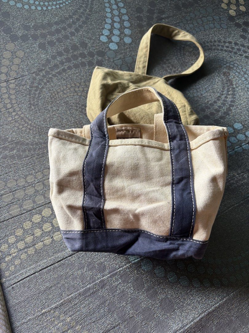 L.L. Bean Boat and Tote Mini (Category: Tote Bags) located in Tagbilaran City. Submitted by noeeeelll (Listing ID 1464419693, Image 1). Description: In very good condition Sign of use 9/10 color Needs wash.