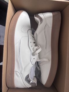 (Category: ) located in . Submitted by eeeee_tennis (Listing ID 1464417350, Image 1). Description: .