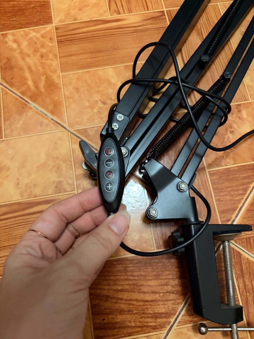 LONG ARM DESK LAMP FOLDING (Category: Lighting) located in Marilao. Submitted by 90schicc (Listing ID 1464394120, Image 3). Description: Adjustable dimmable desk lamp. Tricolor. TESTED AND WORKING..