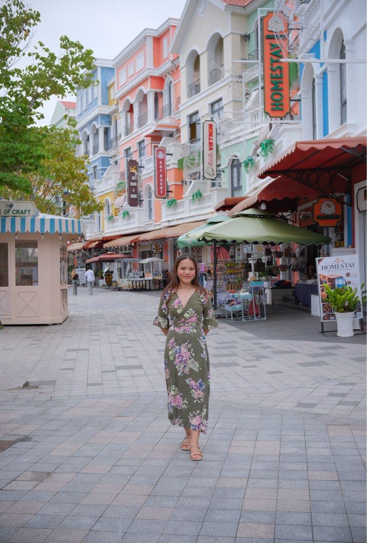 Long Floral Dress (Category: Dresses) located in Manila. Submitted by miss_aye (Listing ID 1464420976, Image 2). Description: Dark Green Long Dress with Slit & Floral Design 🌿🌸 Elegant dark green long dress featuring a beautiful floral design and a stylish side slit. Perfect for formal events, special occasions, or even a simple evening out. Used twice only Fits approximately 25–29” waist Cotton material Dark green with floral design Long dress