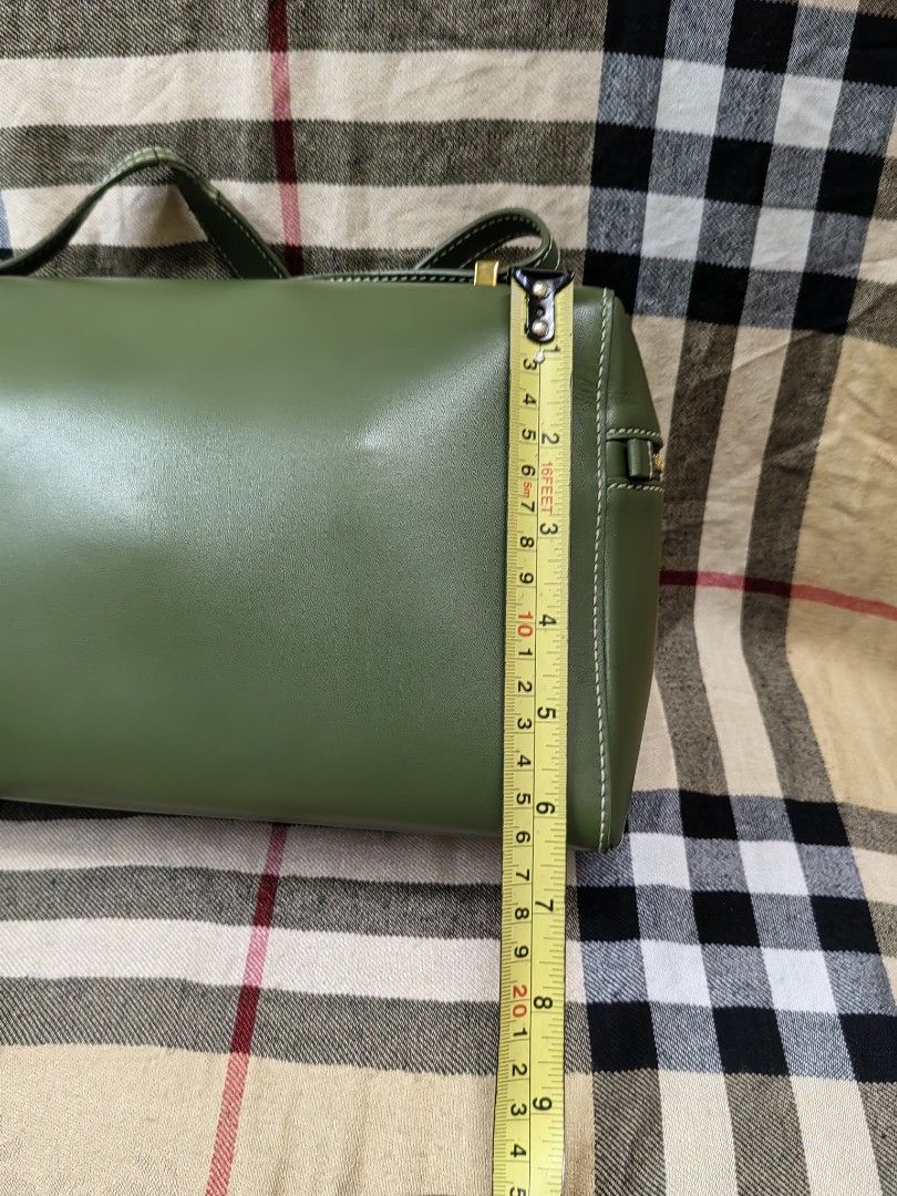 LORO PIANA (Category: Shoulder Bags) located in Baguio. Submitted by curated_luxe_brandeds (Listing ID 1464504419, Image 3). Description: LORO PIANA SEE PICS FOR DETAILS LAST 2 PICS ISSUE RUBBER LINING ON SLING EXCELLENT CONDITION ON BODY COLOR MAY VARY DUE TO LIGHTING MOP BDO /GCASH NO COD /COP FB PAGE /CAROUSELL : curated_luxe_brandeds FACEBOOK SELLING ACCOUNT : Esteph Colpita SA.