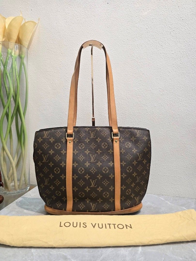 Louis Vuitton Babylone Tote Bag (Category: Tote Bags) located in Manila. Submitted by ej.collections (Listing ID 1464399207, Image 1). Description: NEGOTIABLE PRICE ALL ITEMS ARE ONHAND 💯 GUARANTEED AUTHENTIC MONEY BACK IF PROVEN FAKE •Size: Large •Condition: Excellent •Inclusion: With original dustbag •Plus shipping fee •Local & international shipment 📍Loc. Davao City.