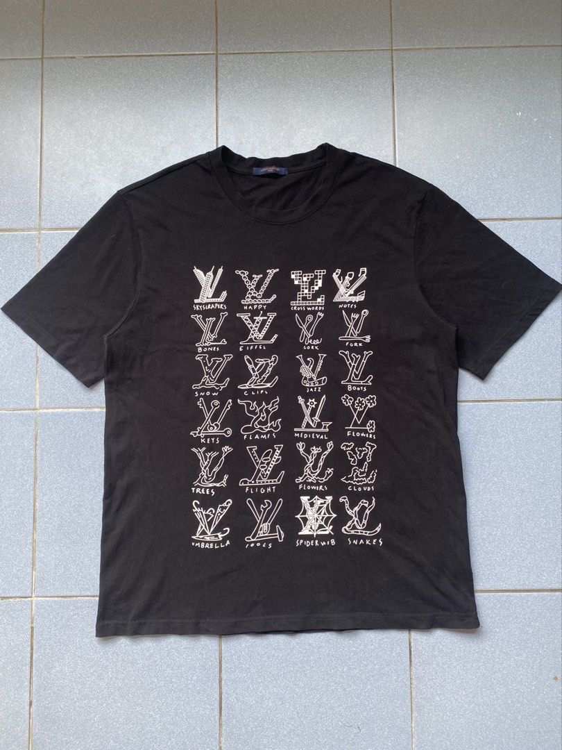 LOUIS VUITTON CARTOON MONOGRAM (Category: Tshirts & Polo Shirts ) located in Cabuyao City. Submitted by badthrift_pat (Listing ID 1464422995, Image 1). Description: LOUIS VUITTON CARTOON MONOGRAM 👕WIDTH:22.5 👕LENGTH:31 FLAWS:NONE 🏷️:349.
