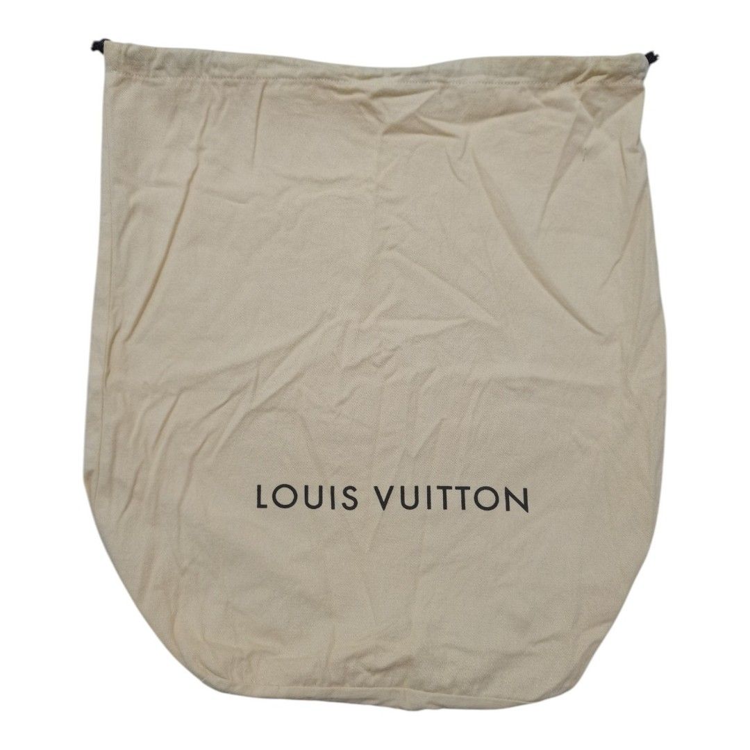 Louis Vuitton Contemporary Drawstring Luxury Dust Bag. (Category: Luxury Bags & Wallets) located in Santa Cruz. Submitted by oddpenguin-4575 (Listing ID 1464542595, Image 1). Description: 📌.....P L E A S E R E A D..... 📌measurement:L-19.5" /W-17" 📌color-9/10 📌Brand:Louis Vuitton 📌issue:❌ 📌this medium-to-large sized dust cover is designed to protect handbags, shoulder bags, backpacks, or luxury boots. It perfectly accommodates popular Louis 