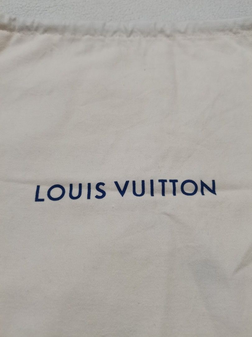 Louis Vuitton drawstring dust bag (Category: Luxury Bags & Wallets) located in Santa Cruz. Submitted by oddpenguin-4575 (Listing ID 1464546043, Image 3). Description: 📌.....P L E A S E R E A D..... 📌measurement:L-15" /W-15.5" 📌color-9/10 📌Brand:Louis Vuitton 📌issue:with color stain pls. see photos 📌A square 15" x 15.5" dust bag is a versatile mid-to-large size. It is typically designed to hold: Medium to Large Handbags: Iconic Louis Vuitton