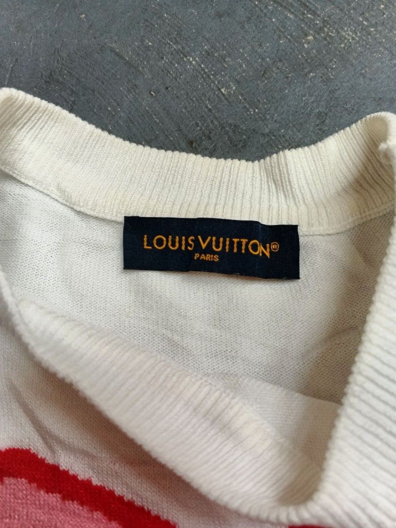 Louis Vuitton made knitted top (Category: Others Tops) located in Daraga. Submitted by trippythrifter (Listing ID 1464452441, Image 2). Description: small fittings.