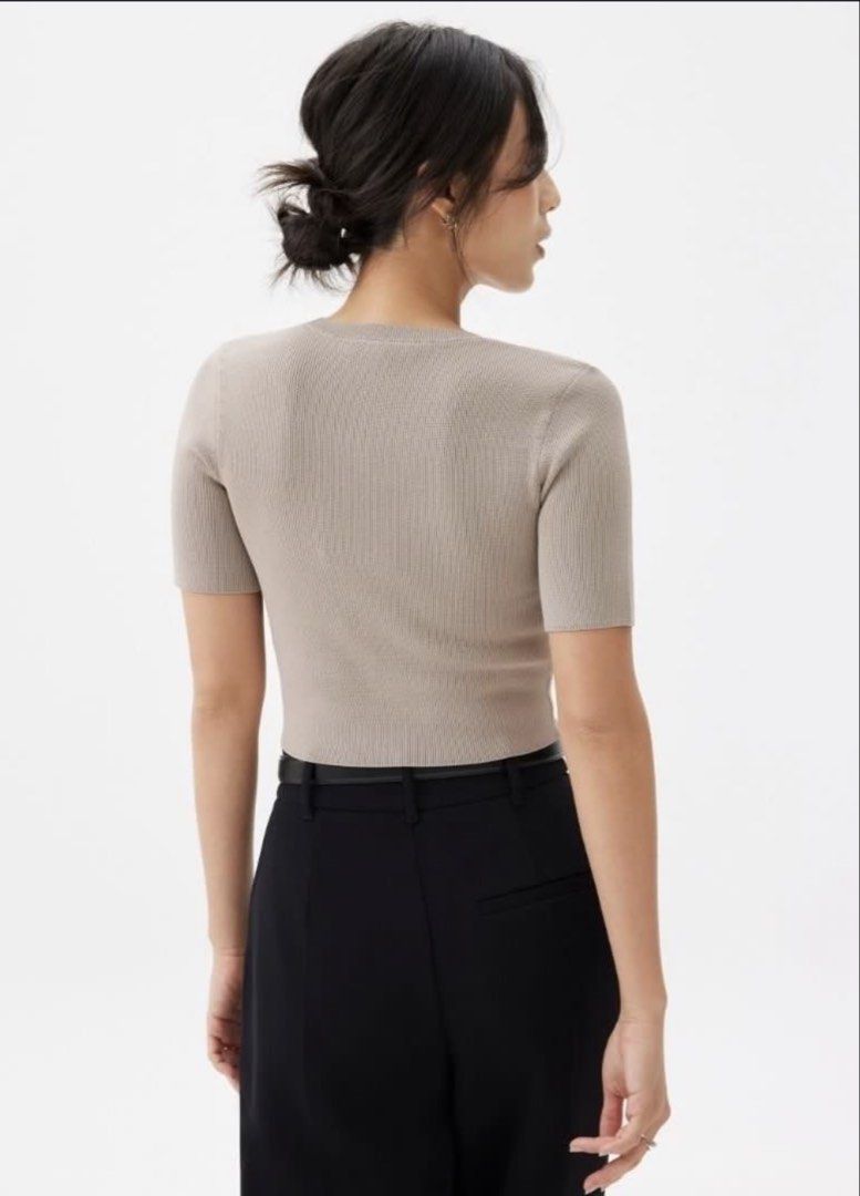 Love Bonito Kyle Knit Crop Top (Category: Blouses) located in Makati City. Submitted by karenjoyofthrifts (Listing ID 1464464918, Image 2). Description: Size S in tag Knit Round Neck Crop top .