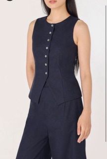(Category: ) located in . Submitted by busywardrobe (Listing ID 1464398546, Image 1). Description: .