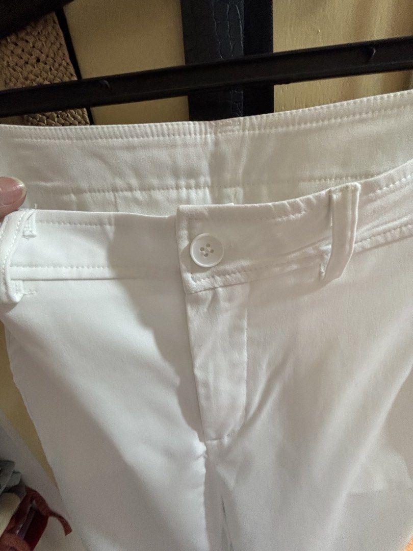 Lovito White Wide Leg Pants (Category: Other Bottoms) located in Manila. Submitted by haydee008 (Listing ID 1464394661, Image 2). Description: Lovito white wide leg pants, Size M. Never worn. Perfect for casual or smart casual looks..