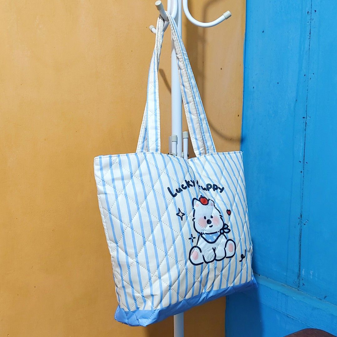 Lucky puppy & Apple dog (Category: Tote Bags) located in Taytay. Submitted by elliefindsshop (Listing ID 1464473915, Image 3). Description: ON HAND! 👜✨ 🔐 With zipper closure 👜 Spacious & easy to carry ✨ Cute design 💳 payment •gcash •maya •maribank 📦 Ready to ship via •J&T •flash express.