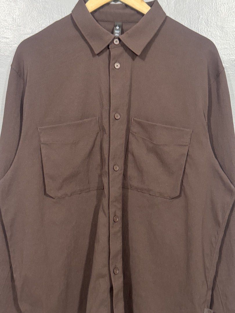 Lululemon - Relaxed Fit Button Up Shirt (Category: Coats, Jackets and Outerwear) located in Manila. Submitted by sophisticatedgoons (Listing ID 1464370786, Image 3). Description: Lululemon Relaxed Fit Button Up Shirt Item code: LM3EICS Size: L Dimes: 24 x 30 Very good condition No issue.