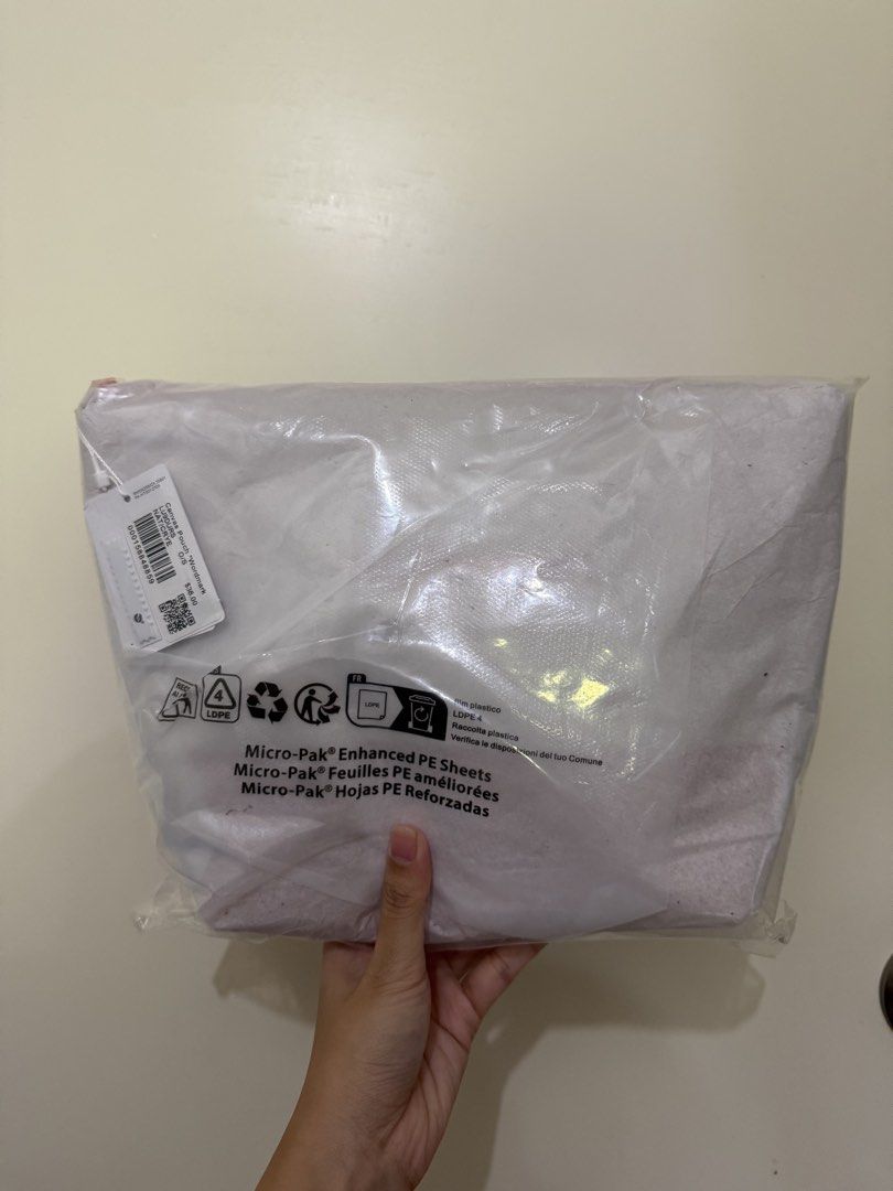 Lululemon Canvas Pouch (Category: Purses & Pouches) located in Manila. Submitted by katsinlao (Listing ID 1464483672, Image 2). Description: Lululemon Canvas Pouch Details: • Color: NAT/CRYE - Brand new, still in original packaging Payment: - Payment first policy - Gcash - Maya - GoTyme - COD (if lalamove) - Cash (if meet up) .