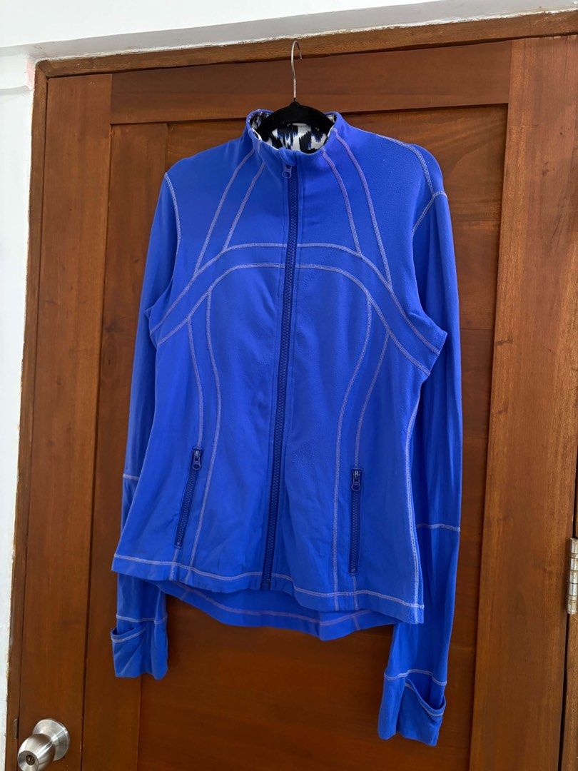 LULULEMON DEFINE JACKET WOMENS (Category: Announcements) located in Manila. Submitted by triptothrift7 (Listing ID 1464538259, Image 2). Description: pm me for fast transaction! LULULEMON DEFINE JACKET WOMENS for only 1299 dot size 10 no issue excellent condition color rate 9/10 authentic legit mode of payment gcash or bank transfer location Biñan laguna.