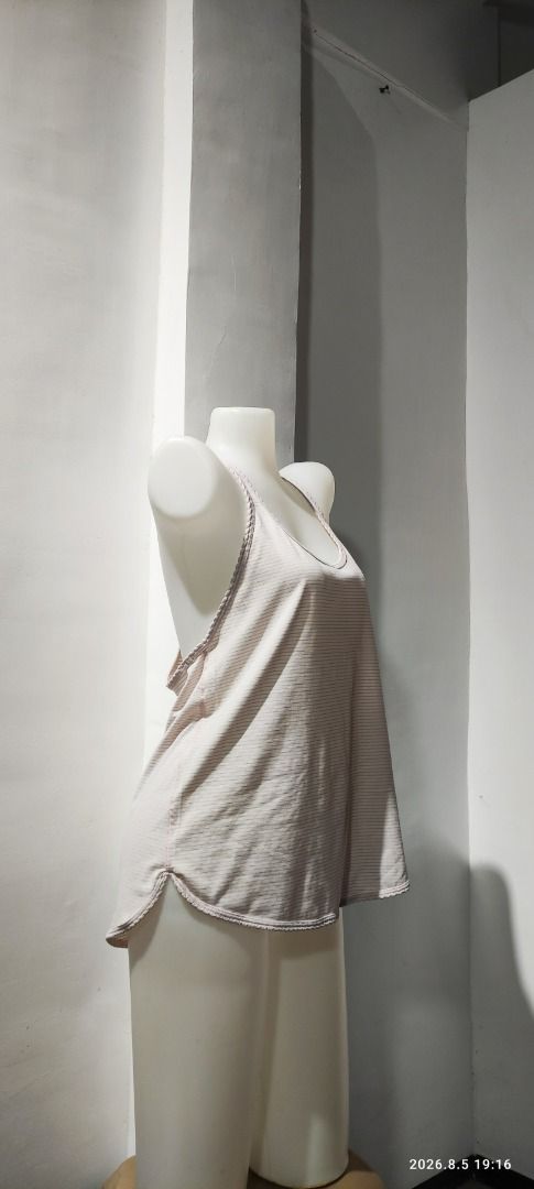 Lululemon (size 6) 105 F Singlet (Category: Activewear) located in Calamba. Submitted by lulu.thrift.finds (Listing ID 1464485622, Image 2). Description: Lululemon Size 6 105 F Singlet No discount for single items. Can give a little discount for multiple-item purchases. Kindly check my store, selling all lulu :) First to pay basis Payment via GCash only Shipped thru Jnt within 2-3 days Free shipping for min 1.5k purchase Items will only be reserv