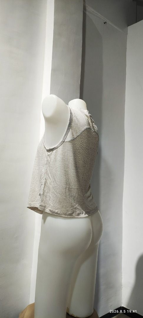 Lululemon (size 6) Cinch Me Up Front Tank (Category: Activewear) located in Calamba. Submitted by lulu.thrift.finds (Listing ID 1464490353, Image 3). Description: Lululemon Size 6 Cinch Me Up Front Tank No discount for single items. Can give a little discount for multiple-item purchases. Kindly check my store, selling all lulu :) First to pay basis Payment via GCash only Shipped thru Jnt within 2-3 days Free shipping for min 1.5k purchase Items w