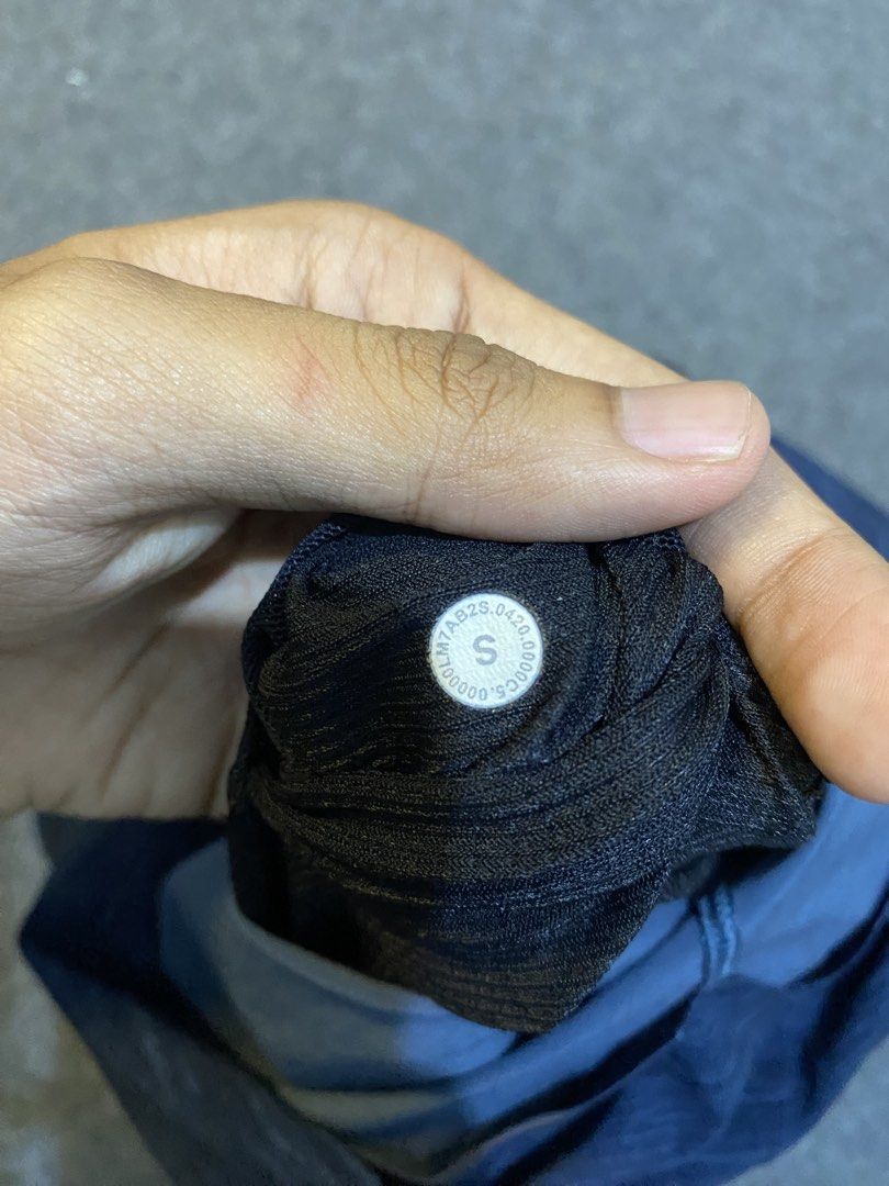 Lululemon Surge shorts Dot S (Category: Activewear) located in Cebu City. Submitted by andrei-adrian-petallar (Listing ID 1464533582, Image 3). Description: .