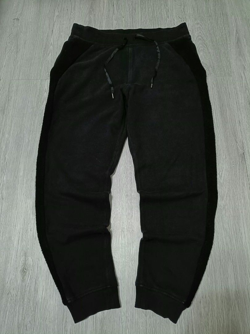 Lululemon pants (Category: Other Bottoms) located in Angeles City. Submitted by 2bee_shop (Listing ID 1464539152, Image 1). Description: Lululemon sweatpants free size / 38 / 5 🧷 CONDITION & CR 9/10 🧷 REALLY SIDE DETAILS 🧷 ISSUE ON LOGO 300 + SF ( NEGOTIABLE).
