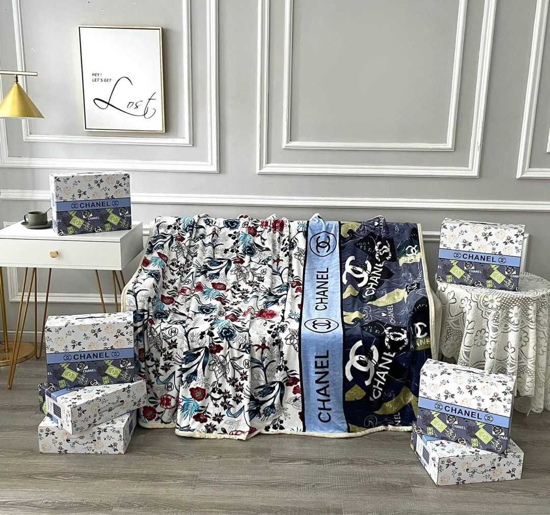 luxury blanket lightweight (Category: Bedding & Towels) located in Manila. Submitted by annepalanioalfaro (Listing ID 1464395809, Image 1). Description: onhand actual photo taguig city.
