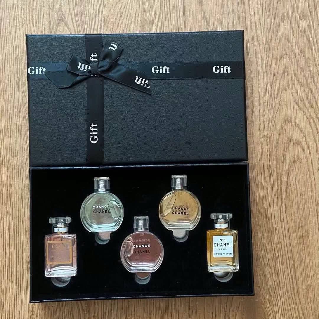 Luxury Perfume Set (Category: Fragrance & Deodorants) located in Manila. Submitted by businesspform (Listing ID 1464470593, Image 1). Description: ₱2,500 each set luxury perfume! ⭐️ payment first (pre order) ⭐️ visit our page @getblstd.ph on IG for proof of legitimacy & other available items. .