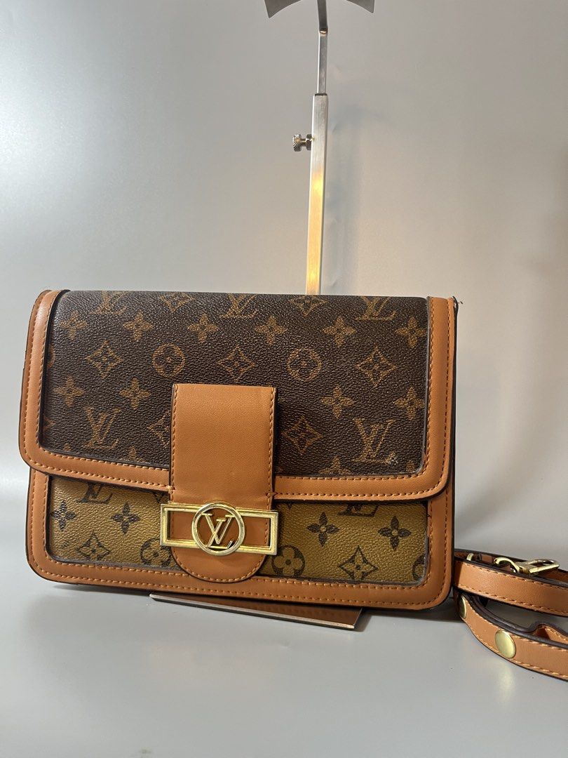 LV Sling (Category: Luxury Bags & Wallets) located in Imus. Submitted by myragbagss (Listing ID 1464451994, Image 2). Description: Fresh from Ukay Bale.