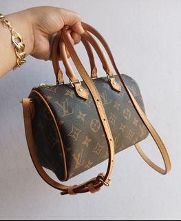 (Kategori: ) berada di . Dikirim oleh secondthriftbranded (ID iklan 1464411335, Gambar 1). Deskripsi: .