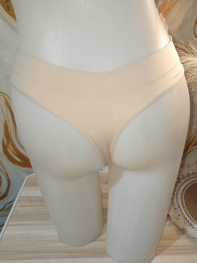 M: VS thong (Category: Undergarments & Loungewear) located in Manila. Submitted by truecrystal-1407 (Listing ID 1464538262, Image 3). Description: .