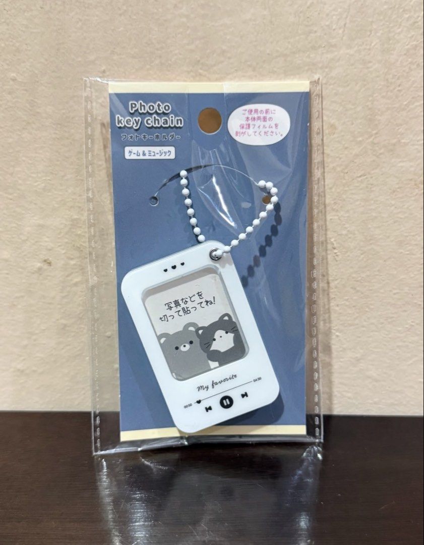 Magnetic Ball Clasp Photo Keychain (Category: Other Merchandise) located in Pasig City. Submitted by boredtakoyaki (Listing ID 1464375168, Image 1). Description: .