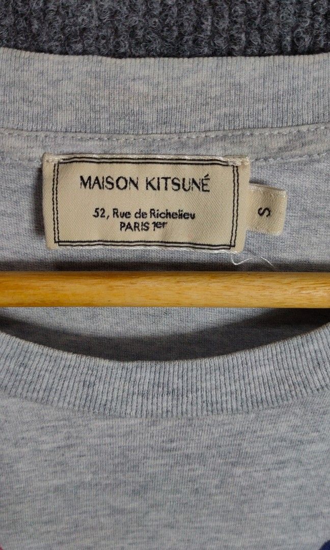 Maison Kitsune (Category: Tshirts & Polo Shirts ) located in Bolinao. Submitted by tokiya. (Listing ID 1464410023, Image 3). Description: Maison Kitsune Size Medium 19.5x29.