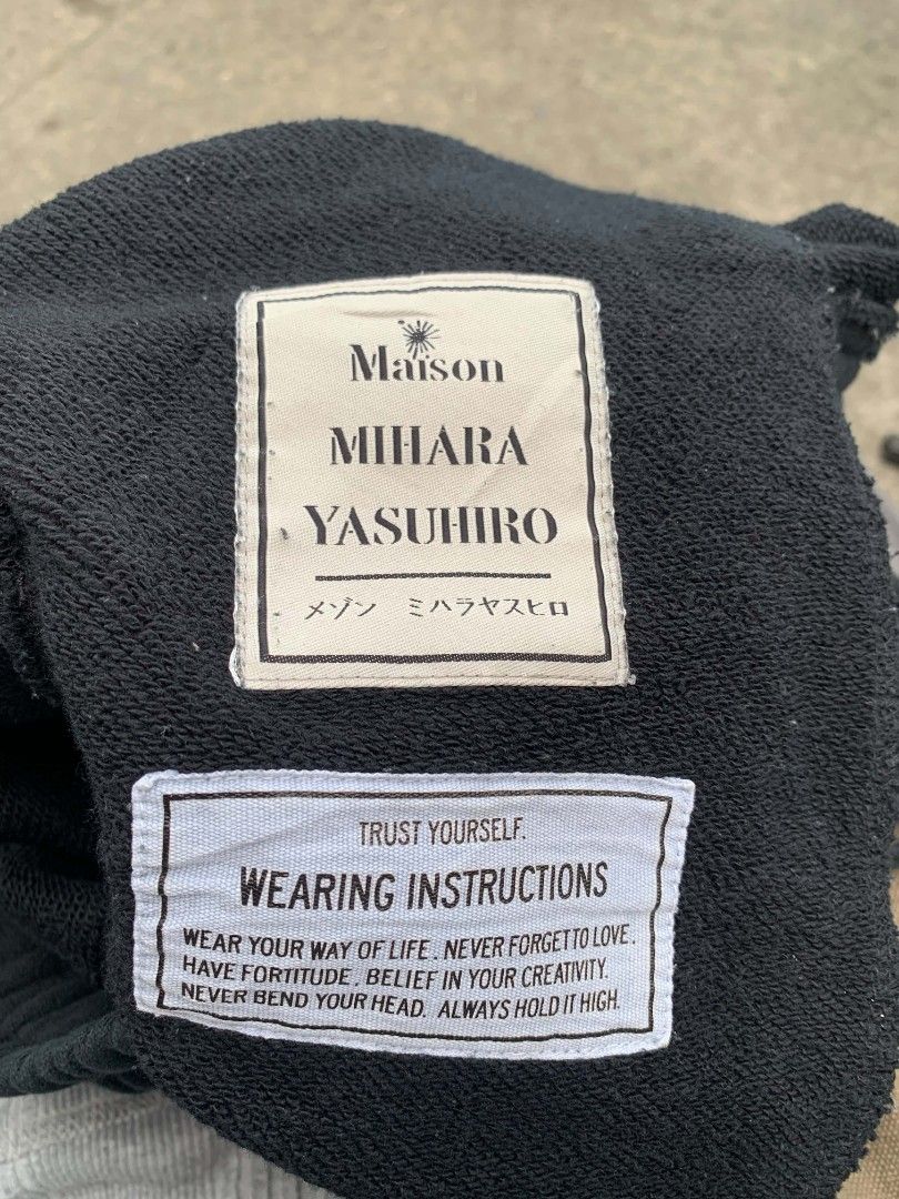 MAISON MIHARA YASUHIRO DISTRESSED JOGGER SWEATPANTS (Category: Joggers) located in Davao. Submitted by thrift_cuttiiee1000 (Listing ID 1464519000, Image 3). Description: EXCELLENT CONDTION NO HIDDEN FLAWS WAIST: 30 - 36 INCHES LENGTH: 39 INCHES THIGH : 12 INCHES.