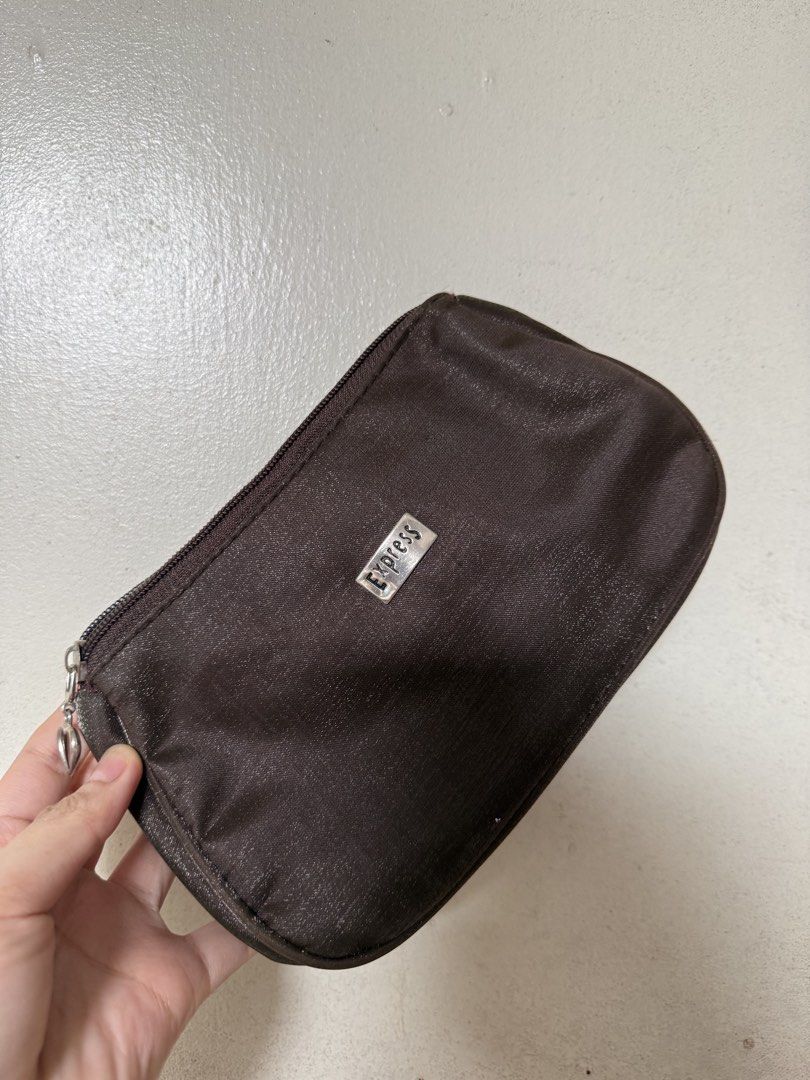 Makeup pouch (Category: Purses & Pouches) located in Kuala Lumpur. Submitted by mmmm_mmmm0808 (Listing ID 1464420528, Image 3). Description: .