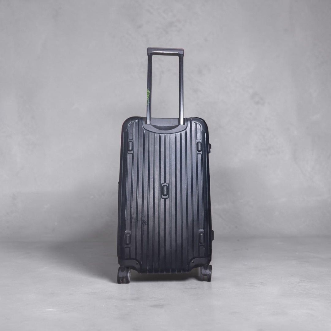 MALETA (Category: Luggage) located in Mandaluyong City. Submitted by genelynvelasquez (Listing ID 1464495996, Image 3). Description: for sale 300 only issue nasa picture size 24inch.