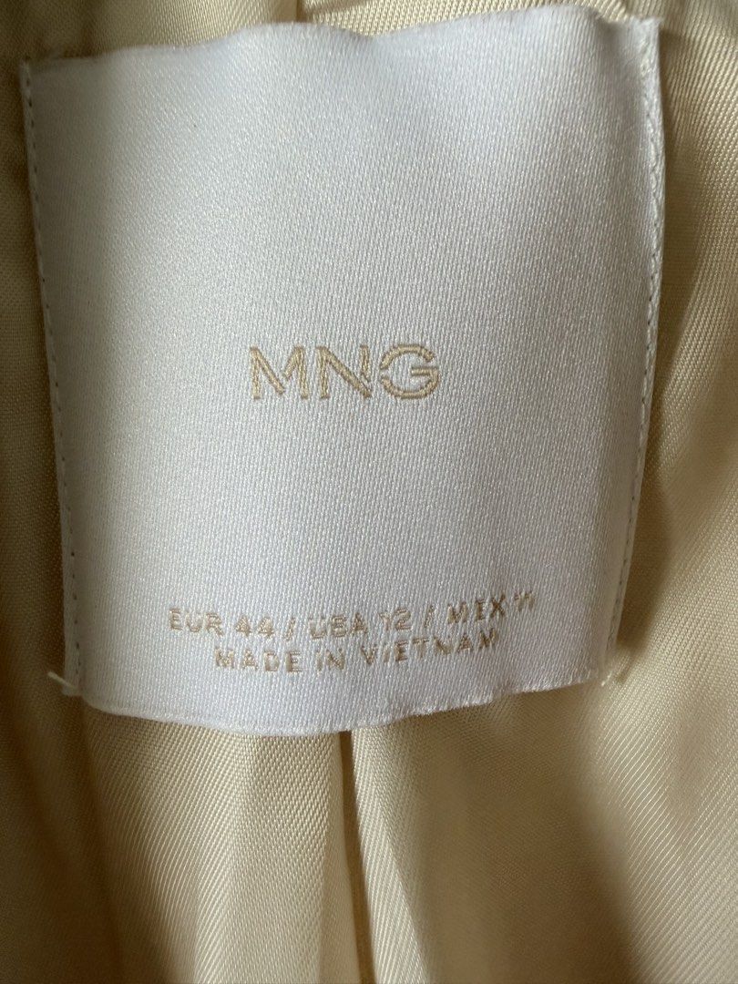 Mango Cream Blazer (Category: Coats, Jackets and Outerwear) located in Marikina City. Submitted by andreagalvanpreloved (Listing ID 1464437353, Image 2). Description: - Mango cream blazer - Single button closure - Two front pockets - Fully lined - Made in Vietnam - Perfect for dressing up or down - Never worn.