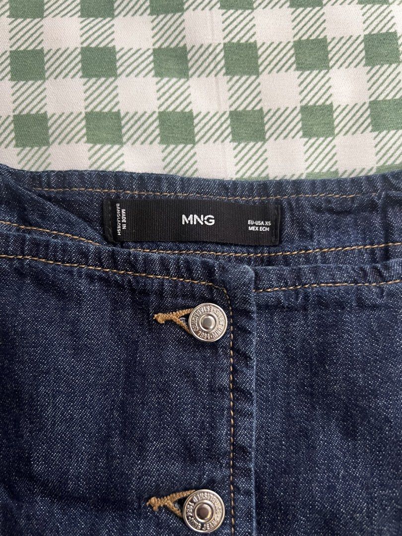 Mango Denim Top (Category: Sleeveless) located in Manila. Submitted by declutter_gurl (Listing ID 1464367248, Image 3). Description: Size: XS No pic when worn kase it doesn’t fit me anymore, that’s why I’m also selling it Loc: Pasig.