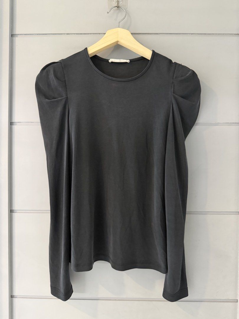 MANGO WOMEN DARK GRAY LONGSLEEVE (S) (Category: Longsleeves) located in Lipa City. Submitted by upcycle_alley (Listing ID 1464521863, Image 1). Description: .