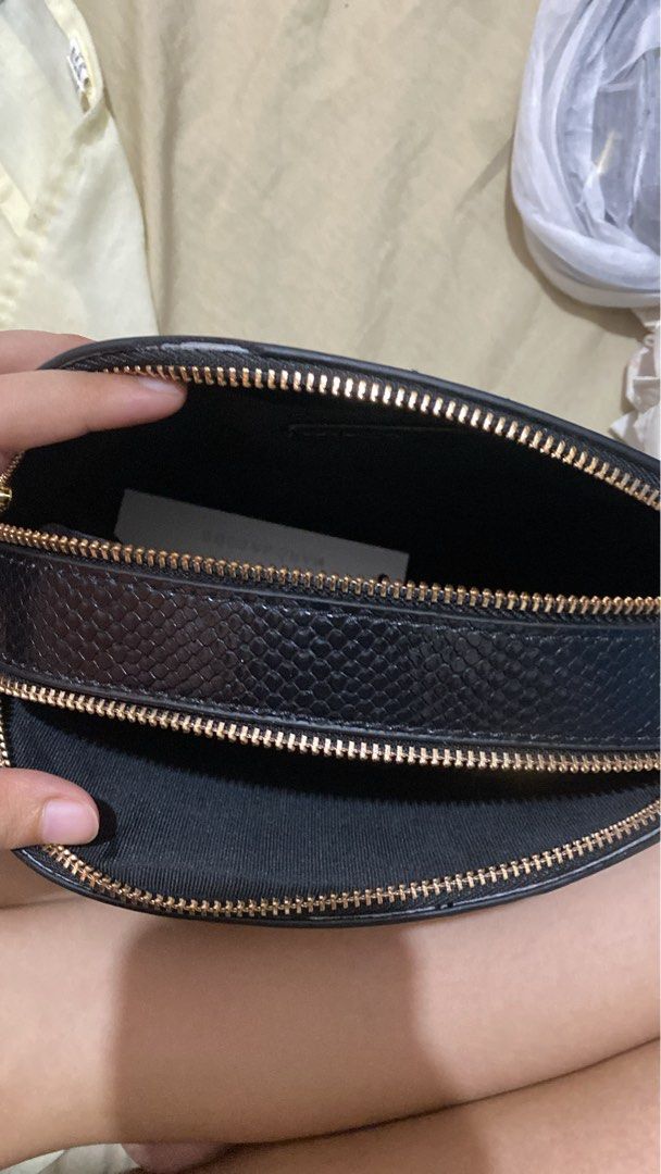 Marc Jacobs (Category: Cross-body Bags) located in Pagadian. Submitted by romenallauderes (Listing ID 1464446426, Image 2). Description: .