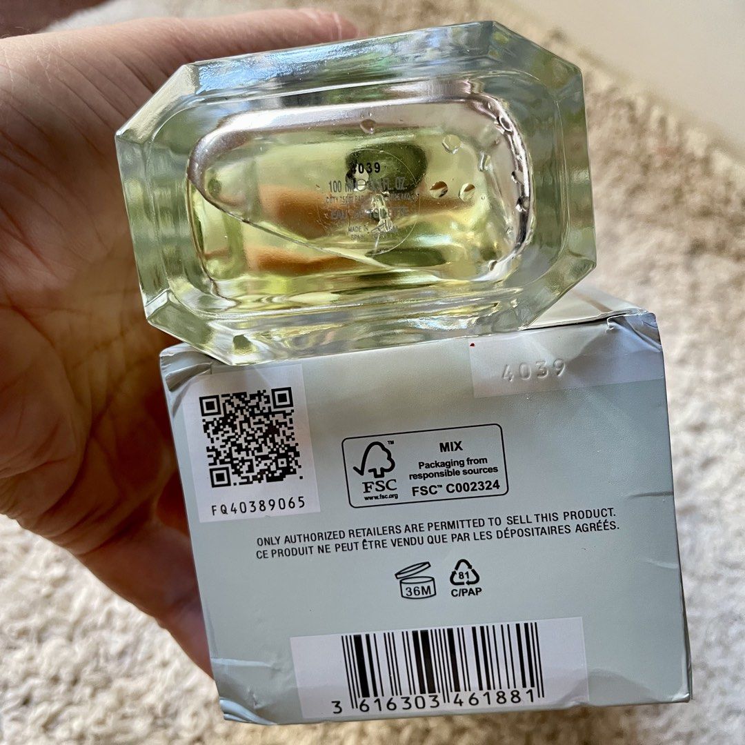Marc Jacobs Perfect EDT (Category: Fragrance & Deodorants) located in Subic. Submitted by javsprelovedstuffs (Listing ID 1464429758, Image 2). Description: 100ML perfume 95% full Premium Perfumes engineered to match 90%–95% of the o_ri_gi_nal scent Long lasting RFS: Too many perfumes #perfumeph #dubaiperfumes #nicheperfume #jomalone #luxuryperfumes.