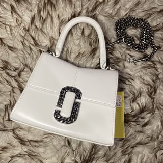 (Category: ) located in . Submitted by nqshop (Listing ID 1464477370, Image 1). Description: .