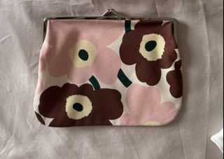 (Category: ) located in . Submitted by nat_qualitypreloved (Listing ID 1464432670, Image 1). Description: .