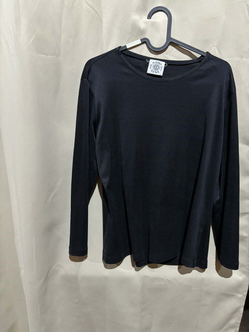 Mario & Gena Black Long Sleeve Top (Category: Longsleeves) located in Nagcarlan. Submitted by fiercewater-40fb (Listing ID 1464419519, Image 1). Description: - Brand: Mario & Gena - Color: Black - Style: Long sleeve top - Design: Simple and classic - Features: Comfortable fabric, easy to match - Versatility: Great for layering or wearing alone.