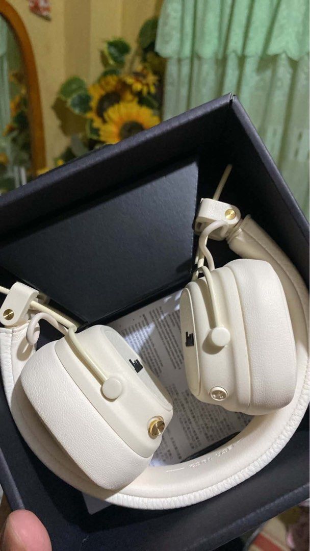 Marshall Major V Wireless (Cream) ✨ (Category: Headphones & Headsets) located in Taguig. Submitted by butterjaaay (Listing ID 1461893623, Image 3). Description: 🎧 Marshall Major V Headphones – Like New! Selling my Marshall Major V headphones, used only once and in brand-new condition. No scratches, no issues, and well taken care of. ✨ Condition: Like New / Used Once 🎵 Model: Marshall Major V 📦 Complete and ready to use ✅ Works perfectly 💯 Sel