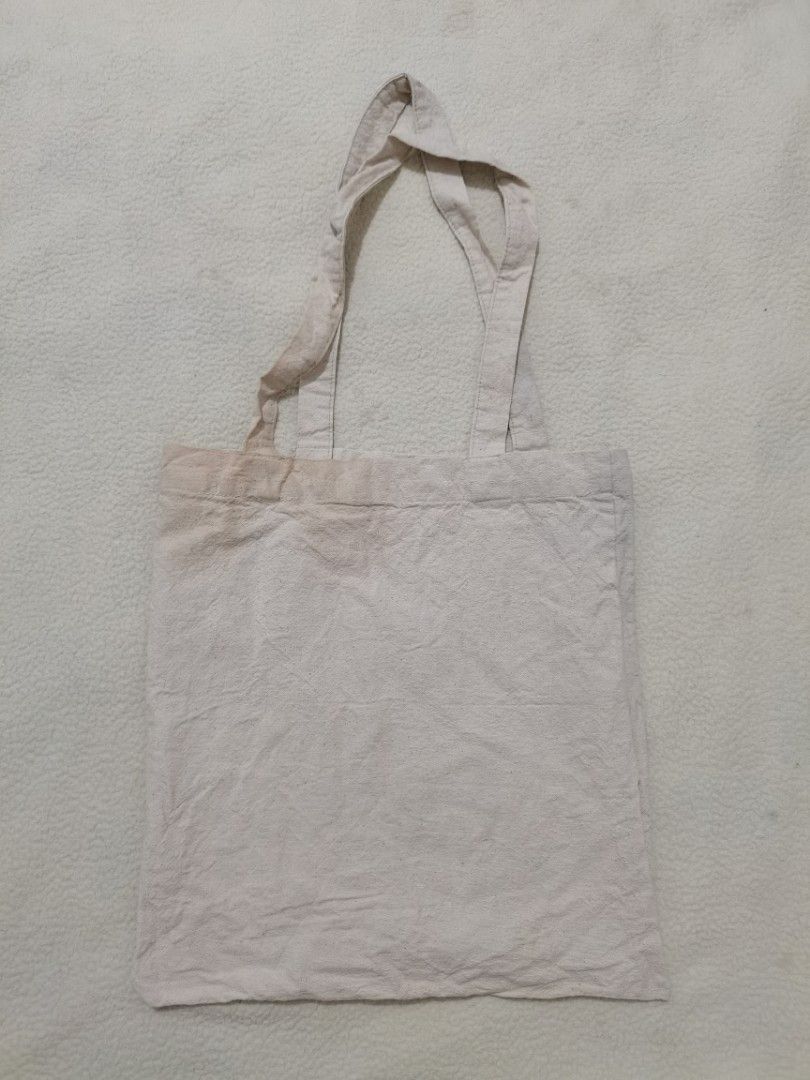 Massimo Dutti cotton tote bag (unisex) (Category: Tote Bags) located in Santa Cruz. Submitted by oddpenguin-4575 (Listing ID 1464530544, Image 3). Description: 📌.....P L E A S E R E A D..... 📌measurement:L-13" /W-12" 📌color-9/10 📌Brand:Massimo Dutti 📌issue:sign of usage 📌Actual shades may differ slightly depending on ambient lighting conditions. 📌"Thrift Disclaimer: Items are pre-owned. Expect minor flaws like washable marks or storage dus
