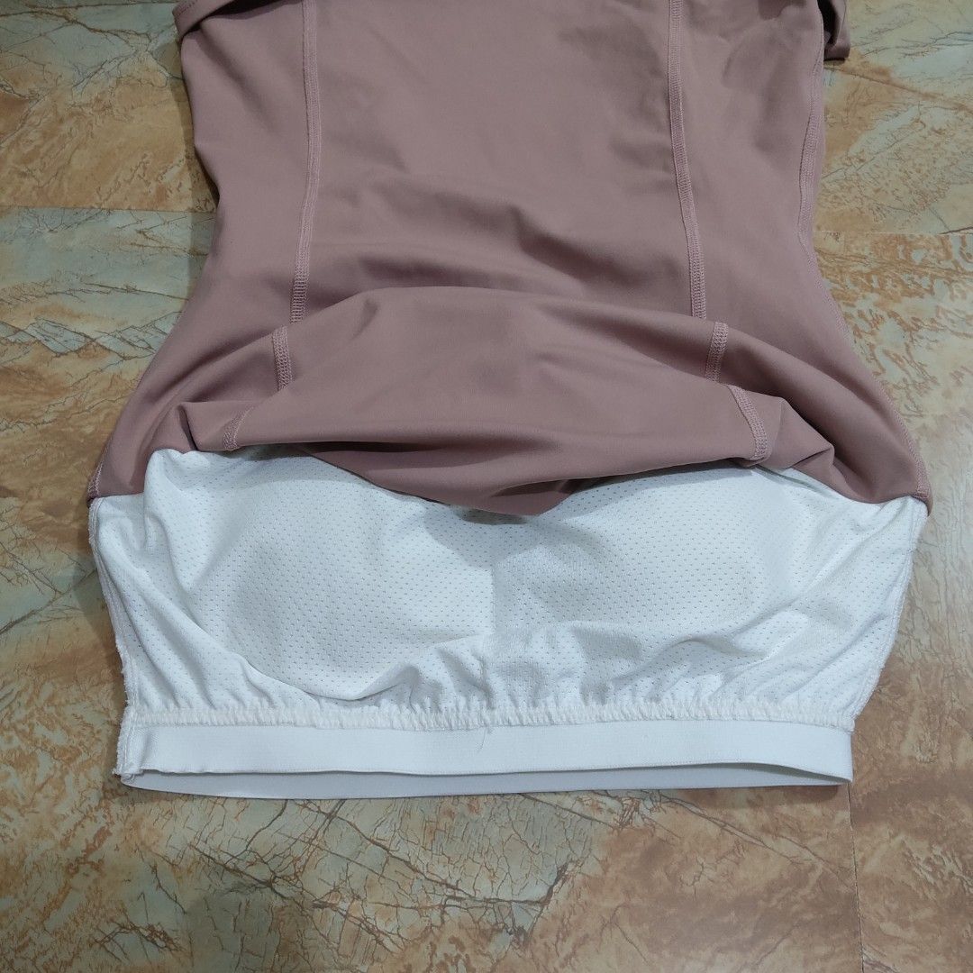 Mauve Long-Sleeve Activewear Pilates Yoga Gym Top (Category: Activewear) located in Valenzuela. Submitted by 0003c4 (Listing ID 1464443222, Image 2). Description: Soft mauve/pink long-sleeve top Built-in white inner layer/bra Stretchy & fitted, fits as to small Perfect for workouts, Pilates & athleisure Location: Valenzuela City Delivery: Lalamove or J&T PM for price/details 💌.