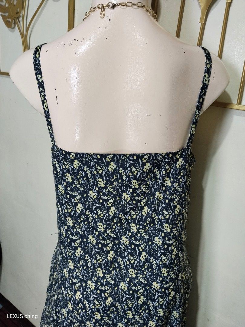 Maxi ditsy floral buttons down with spaghetti straps. (Category: Dresses) located in Manila. Submitted by lexusthrift1995 (Listing ID 1464407250, Image 2). Description: Size- LARGE to XL Length- 50 good condition ‼️400.pesos plus shipping fee 💸MODE OF PAYMENT- GCASH payment first 🚛MODE OF DELIVERY- J&T or LALAMOVE 📍LOCATION- NORTH CALOOCAN CAMARIN BRGY.177 1705 SUNFLOWER STREET. 🗒Note: Please manage your expectations ✅Color: may vary due to l